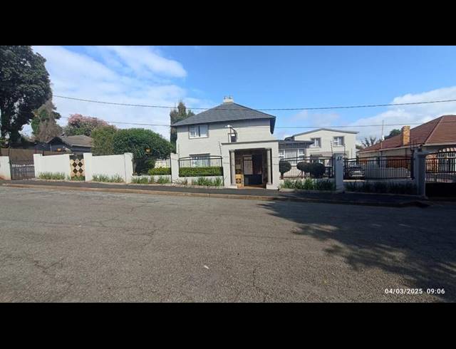 4 BEDROOM HOUSE FOR SALE IN KENSINGTON